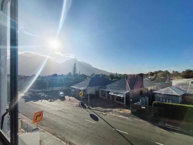 2 Bedroom Property for Sale in Claremont Western Cape